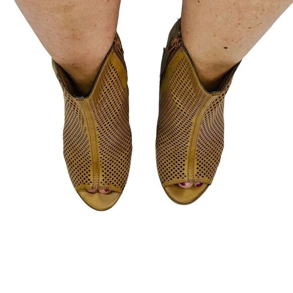 Soda Tan Anajay Peep-Toe Bootie - Size 7.5 - Picture 3 of 14